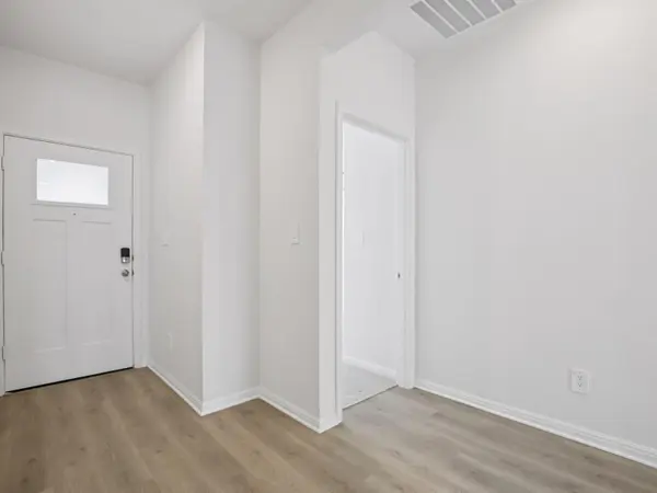 106 Pico ST, Hutto, TX 78634