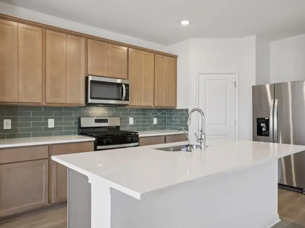 106 Pico ST, Hutto, TX 78634