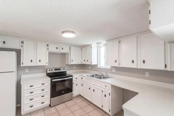 8517 Fathom CIR #B, Austin, TX 78750