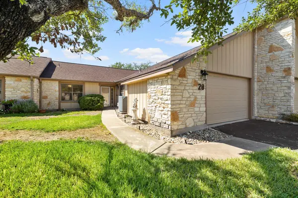 28 Oaks PL, Lago Vista, TX 78645