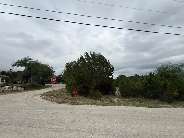 20623 Falcon LN, Lago Vista, TX 78645
