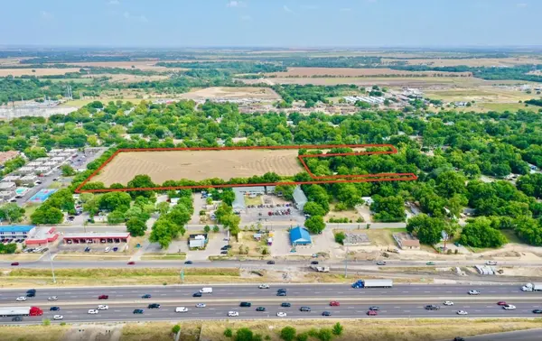 000 Smith LN, San Marcos, TX 78666
