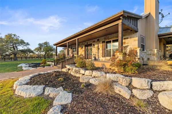4827 Maenius RD, Blanco, TX 78606