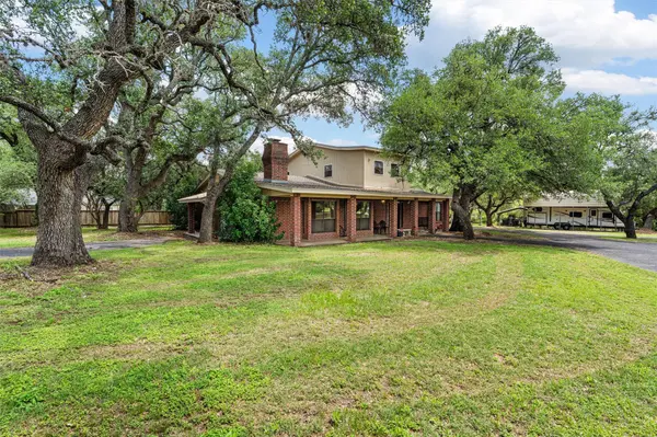 455 Robins LN, Bertram, TX 78605