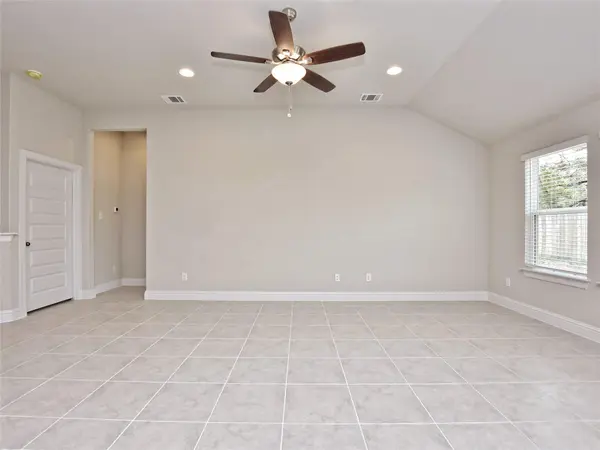 8116 Bronco LN, Lago Vista, TX 78645