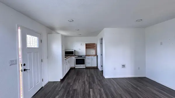 103 Crystal Cliffs DR, Cedar Creek, TX 78612