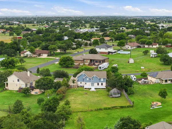 115 Clarks Grove LN, Hutto, TX 78634