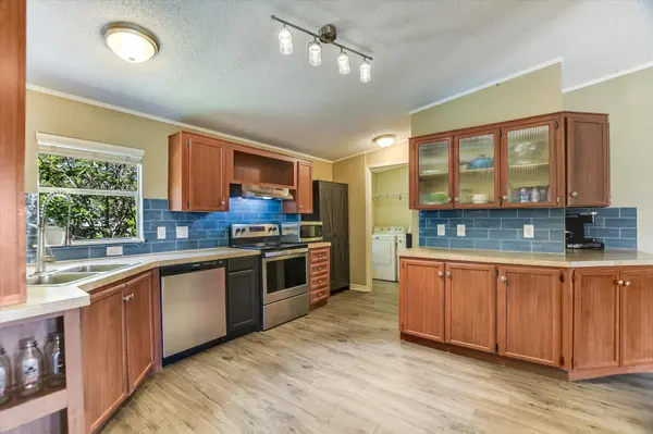 620 E Fm 243, Bertram, TX 78605