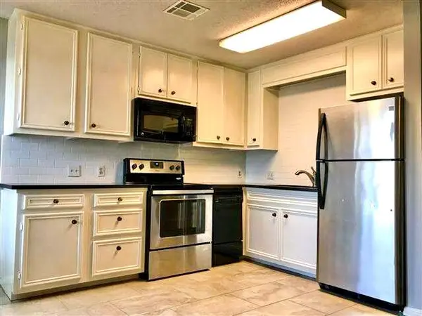 502 W 17th ST #B, Austin, TX 78701