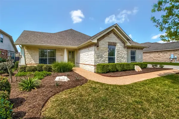 18720 Royal Pointe DR, Pflugerville, TX 78660