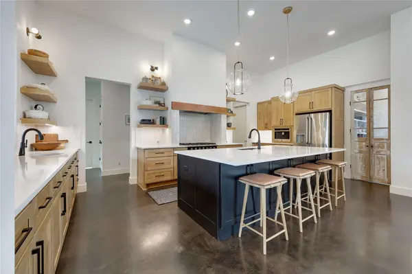 329 Calvary CV, Dripping Springs, TX 78620