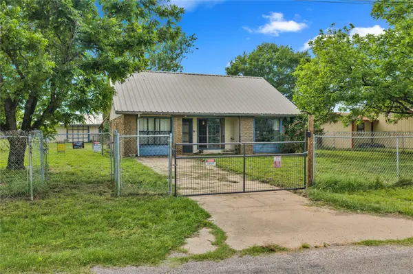 210 N River Oaks DR, Burnet, TX 78611