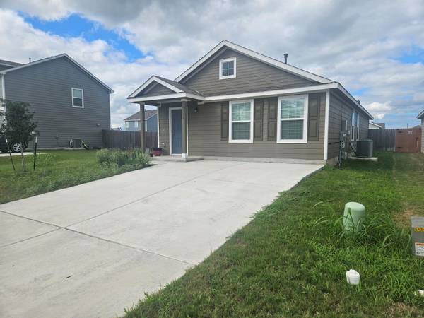 2318 Tornado Aly, Lockhart, TX 78644