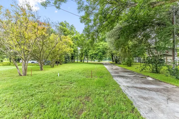 524 Turtle LN, Seguin, TX 78155