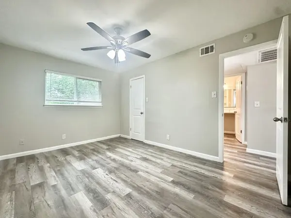 7304 Twin Crest DR #105, Austin, TX 78752