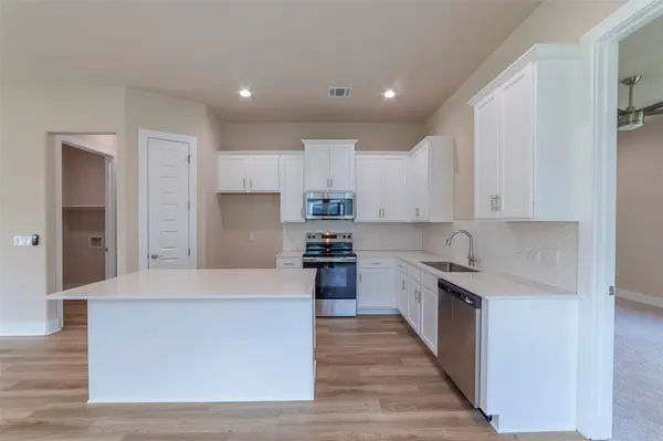 627 Birch LN, Cottonwood Shores, TX 78657