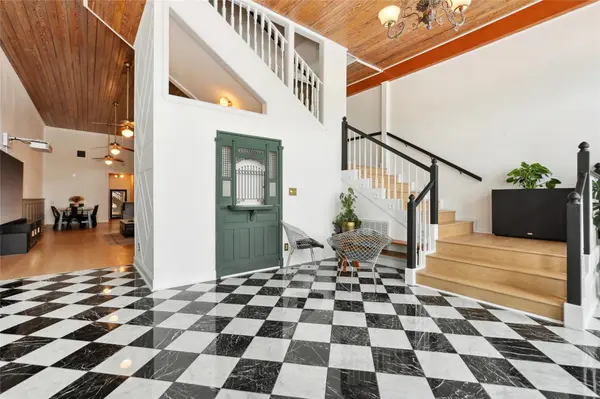 4 Depot ST, Elgin, TX 78621