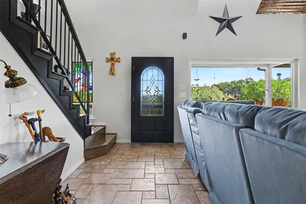 9859 Hodge Canyon DR, Salado, TX 76571