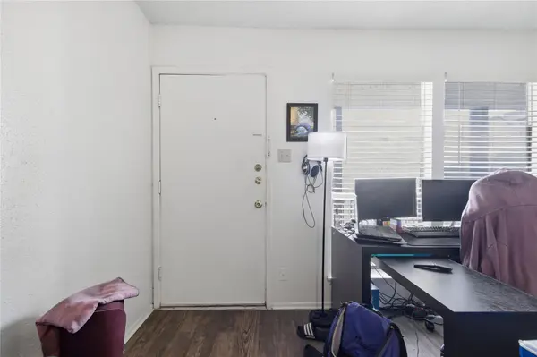 2801 Hemphill PARK #A302, Austin, TX 78705