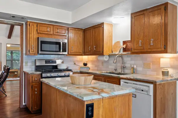 301 Tallwood DR, Georgetown, TX 78628