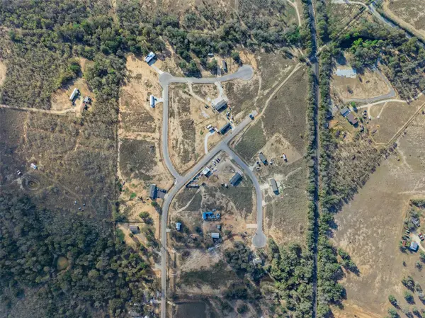 156 Grace LN, Dale, TX 78616