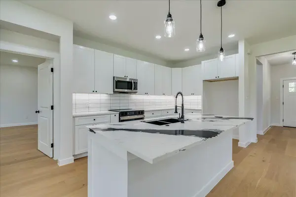 107 Keahi CT, Bastrop, TX 78602
