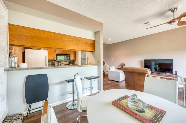 801 Grassy Knoll #B, Horseshoe Bay, TX 78657