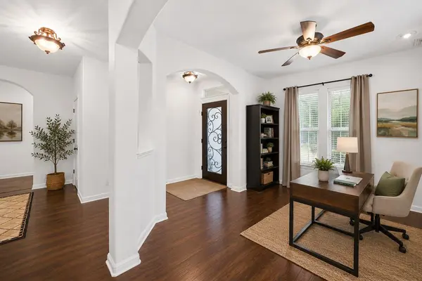 404 Grosseto LN, Georgetown, TX 78628