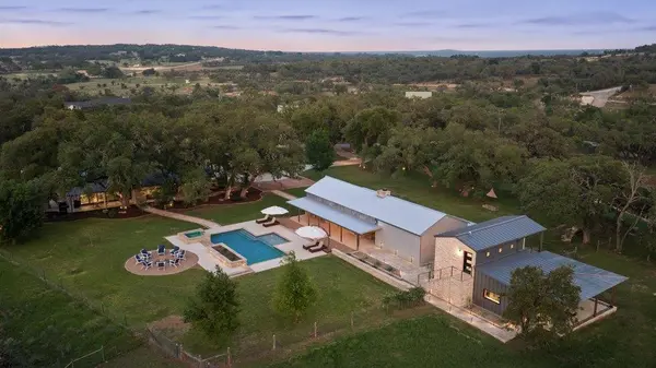 1900 Pursley RD, Dripping Springs, TX 78620