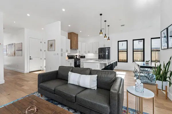 910 Tillery ST, Austin, TX 78702