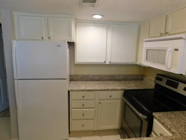 805 Paisley DR #11, Spicewood, TX 78669
