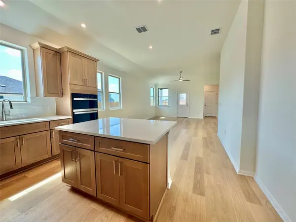 6151 Marsh LN, Buda, TX 78610