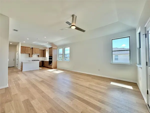 6151 Marsh LN, Buda, TX 78610