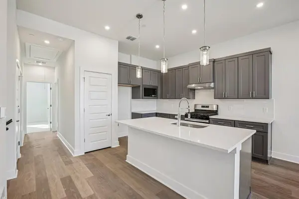 200 W 56th ST #8102, Austin, TX 78751