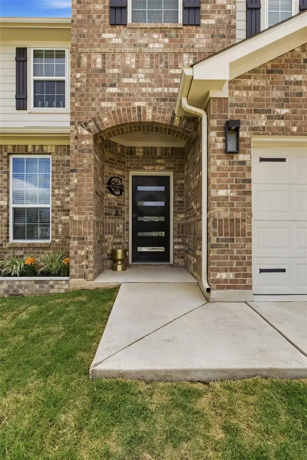 483 Algaroba LOOP, Buda, TX 78610