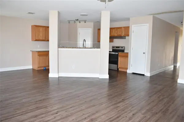 804 Lavaca LOOP, Elgin, TX 78621