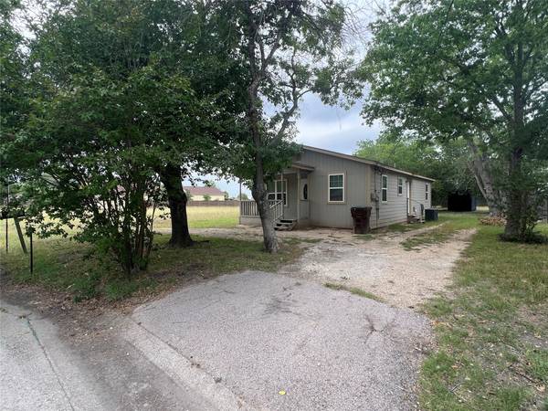 1310 Torres ST, Lockhart, TX 78644