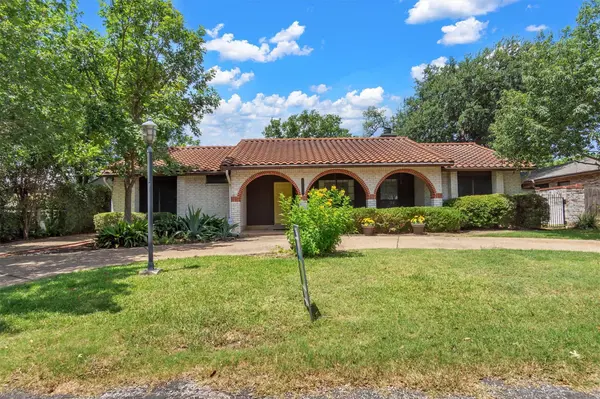 5704 Lands End ST, Austin, TX 78734