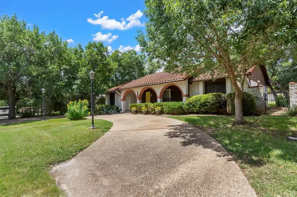 5704 Lands End ST, Austin, TX 78734