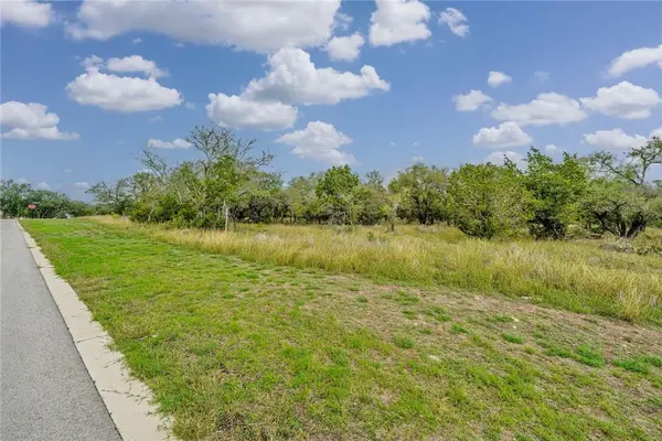 104 Rocky Summit CT, Spicewood, TX 78669