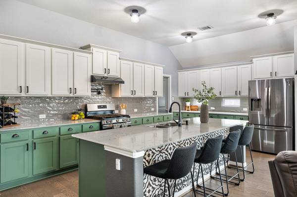 153 Coronella DR, Liberty Hill, TX 78642