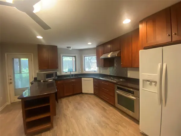 11915 Sky West DR, Austin, TX 78758