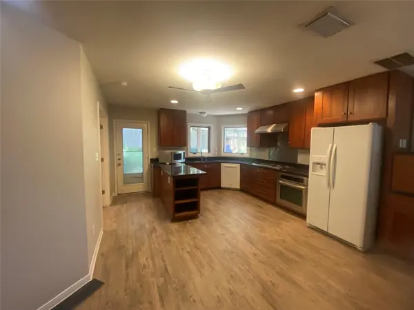 11915 Sky West DR, Austin, TX 78758