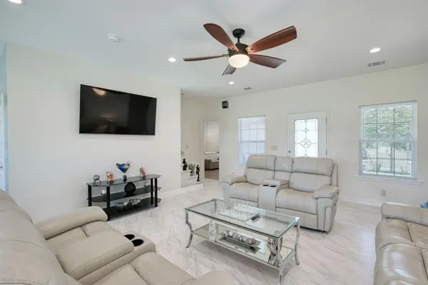 2409 Pecan ST, Bastrop, TX 78602