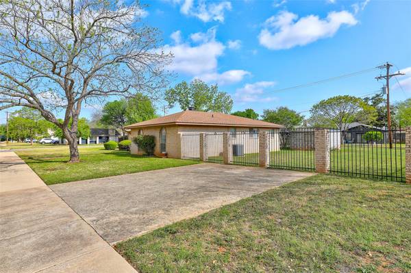 2303 Dawn DR, Georgetown, TX 78628