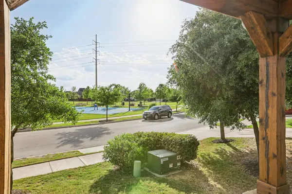202 Quarryman DR, Hutto, TX 78634
