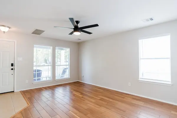 532 Sampson, Kyle, TX 78640