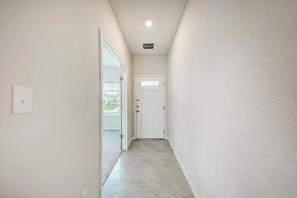 1019 Round Bale RD, Hutto, TX 78634