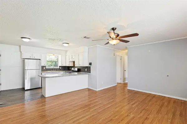 1516 McLain ST, Taylor, TX 76574