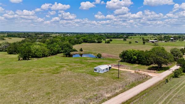1070 Muehr RD, Weimar, TX 78962